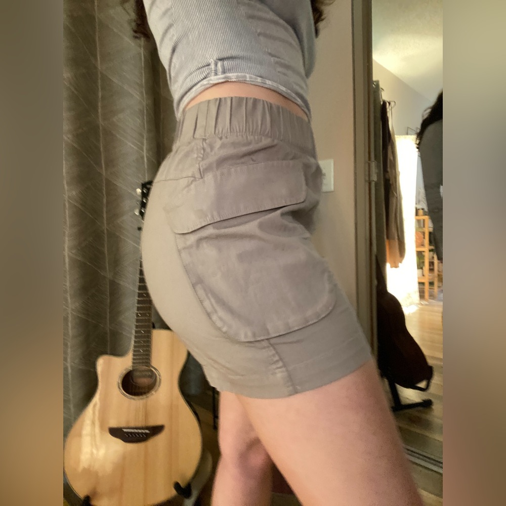 Mountain Hardware Cascade Pass Cargo Shorts